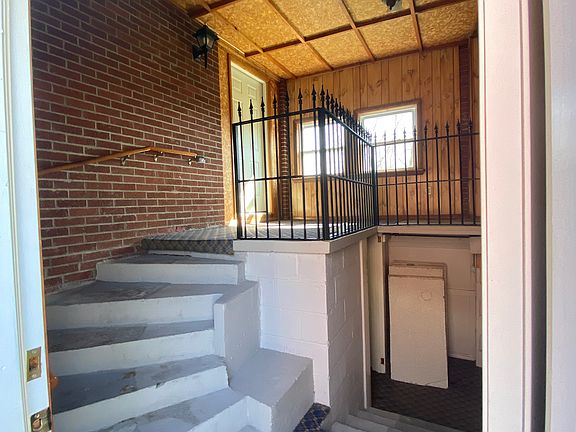 3rd image of 209 1/2 N Church St