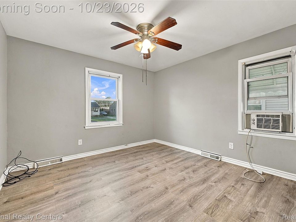 26323 Brettonwoods St, photo 4