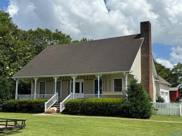 102 W Lane St, Albertville, AL 35950