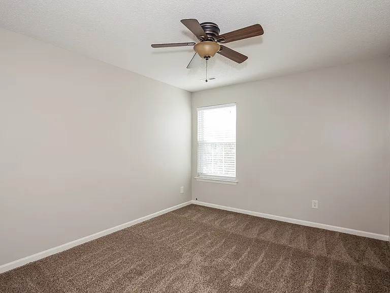 10619 Haddington Dr — Photo 12