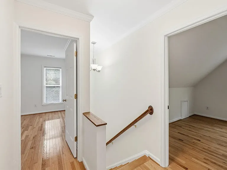 101 Thomas Ln #B1 — Photo 19