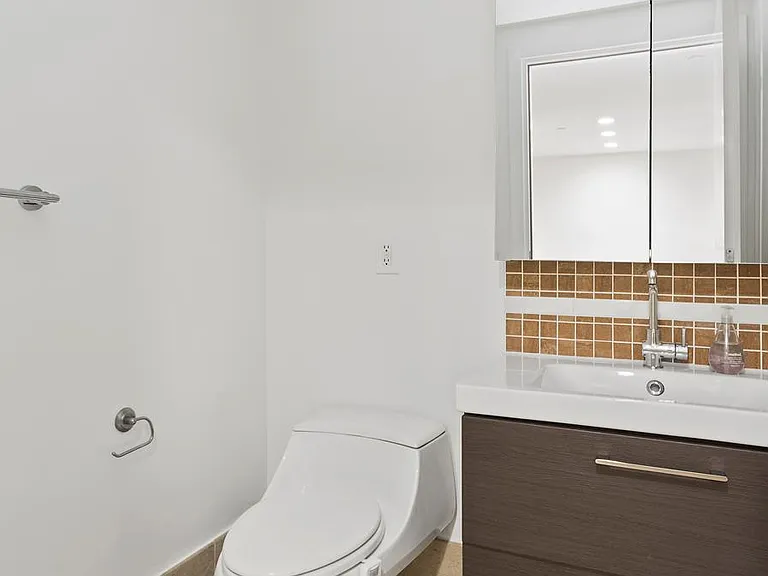446 Kent Ave #2C — Photo 7