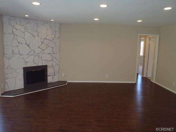 3rd image of 23609 Balmoral Ln