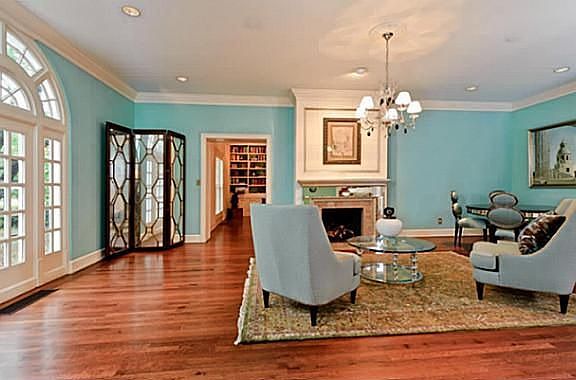 3rd image of 3843 Maplewood Ave