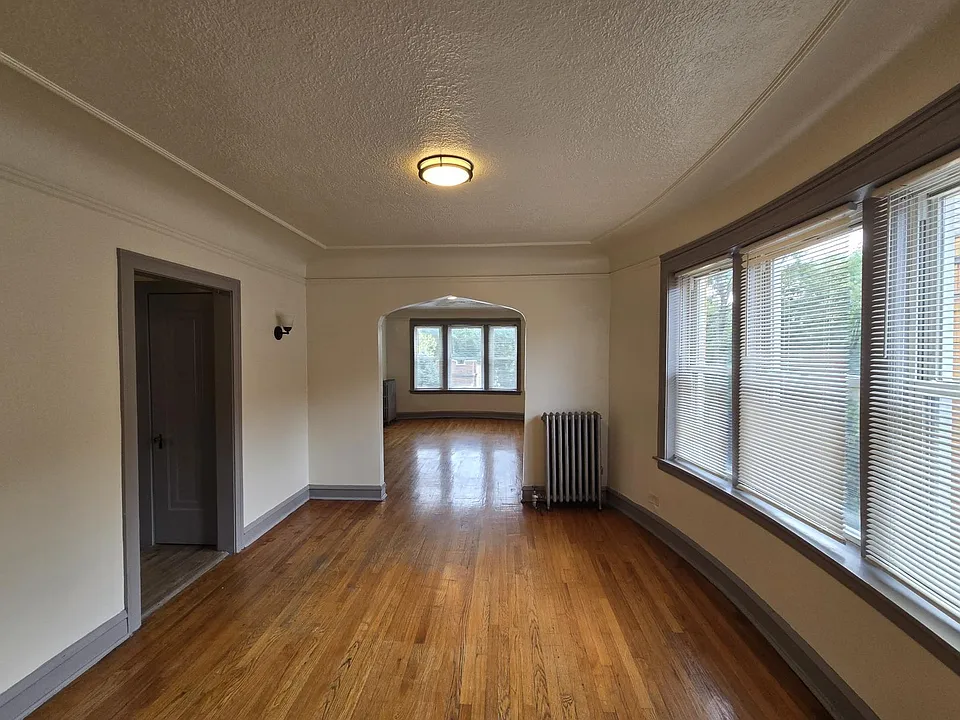 838 N Massasoit Ave #3A