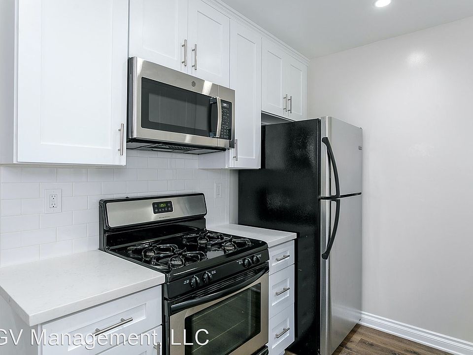 1st image of 112 Esperanza Ave APT C
