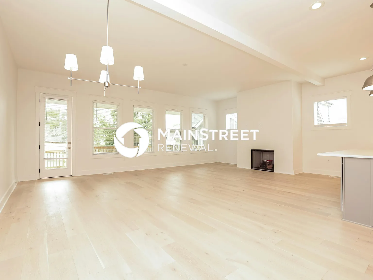 1421 Preston Dr — Photo 4