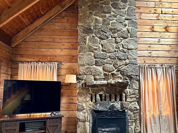 3rd image of 17211 Mount Savage Rd NW