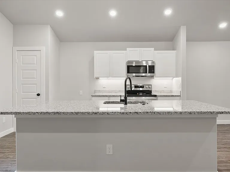 3518 Turner Ave — Photo 2