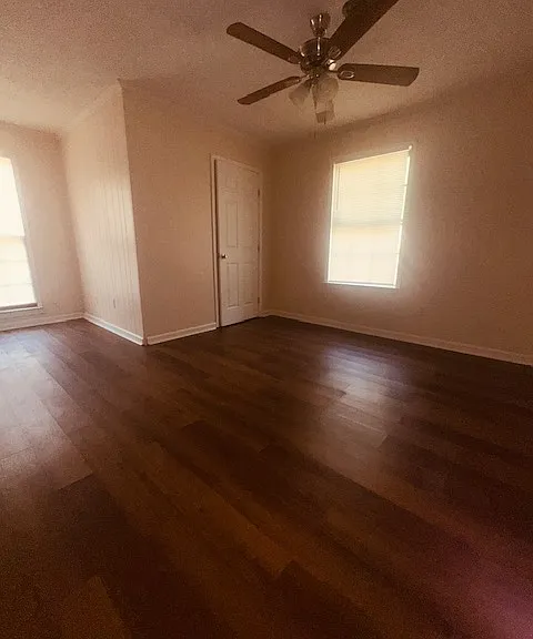 5038 Bryndale Ave — Photo 10
