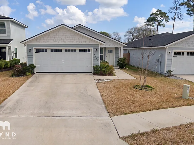 7352 Townsend Village Ln — Photo 1