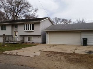 1207 Dearborn Ave, Waterloo, IA 50707