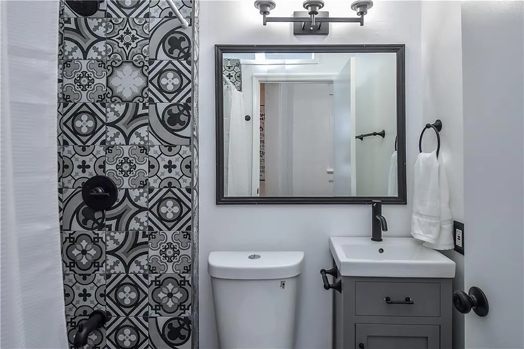 1 bed, 1.0 bath, 650 sqft, $3,000 — Photo 2