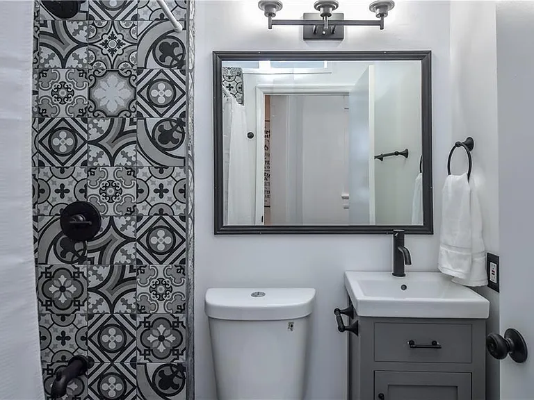 806 Vedado Way NE #1 — Photo 2