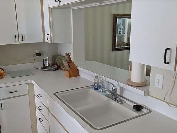 3rd image of 9300 Clubside Cir Unit 1306