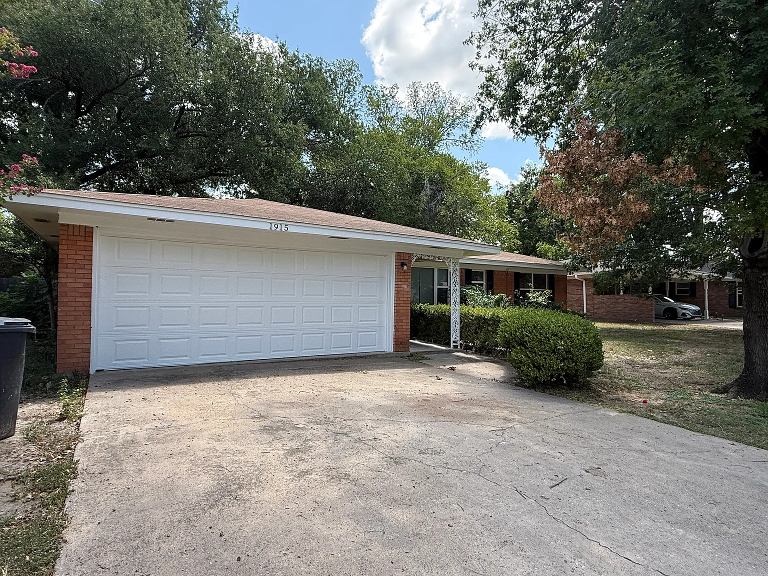 3 bed, 1565 sqft, $2,200 — Photo 2
