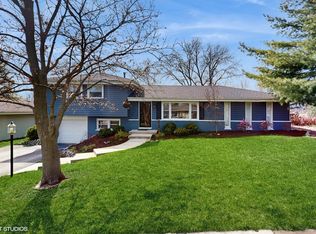 6040 Puffer Rd, Downers Grove, IL 60516