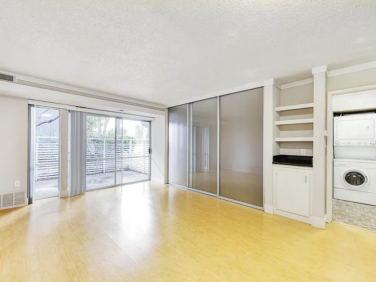 Citra Apartments — Photo 11