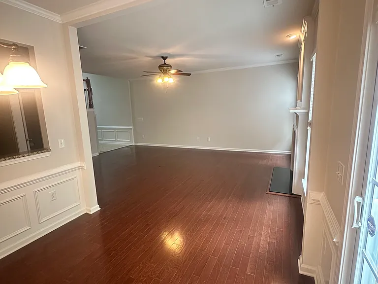 9002 Bishop Crest Ln — Photo 5