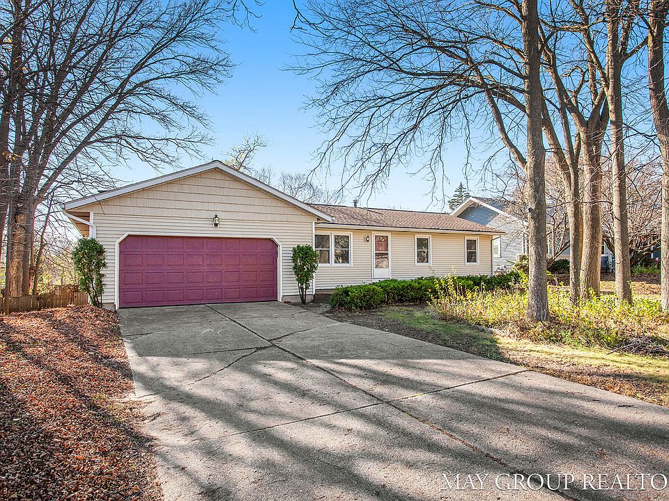 1st image of 2118 Bayham Dr SE