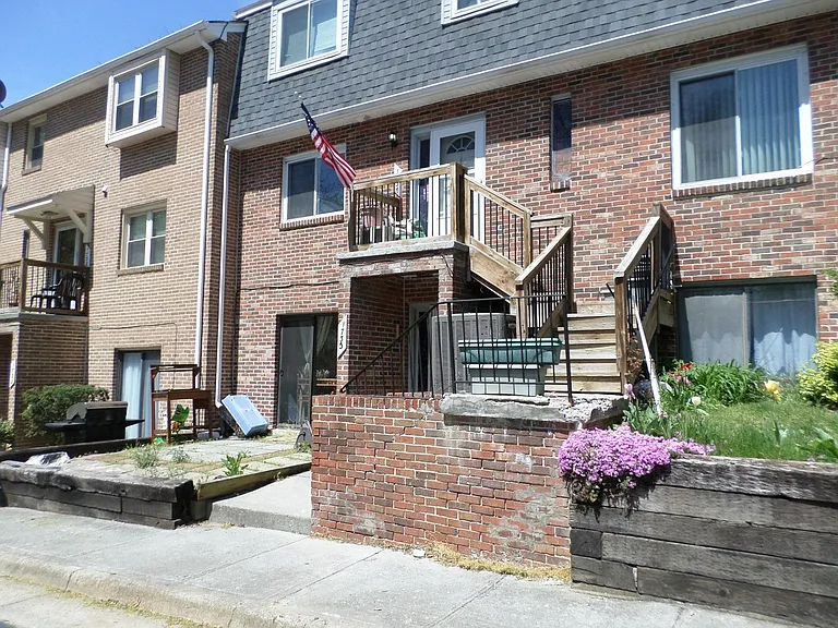 1735 Donlee Dr — Photo 3