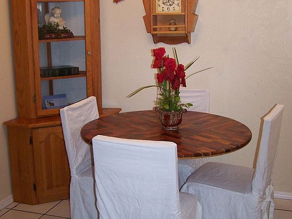 Cozy Dining