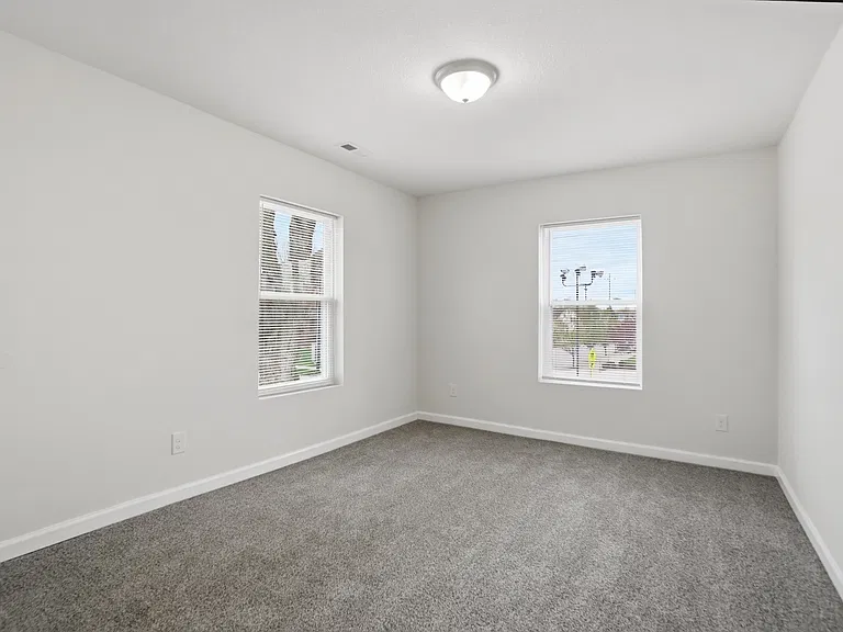 500 N West St — Photo 10