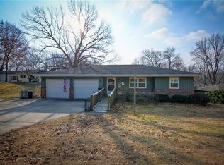 3965 E Cantrell St, Decatur, IL 62521