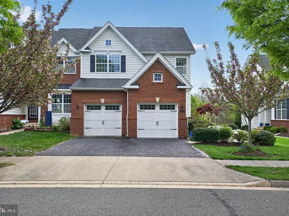 15495 Gossoms Store Ct, Haymarket, VA 20169