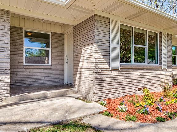 4th image of 826 Inwood Dr