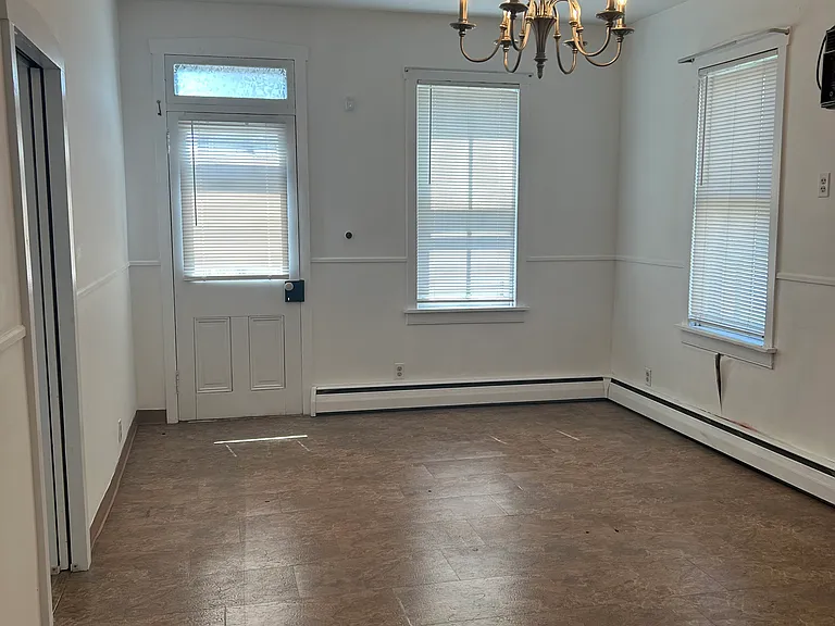 776 E Main St #1 — Photo 4