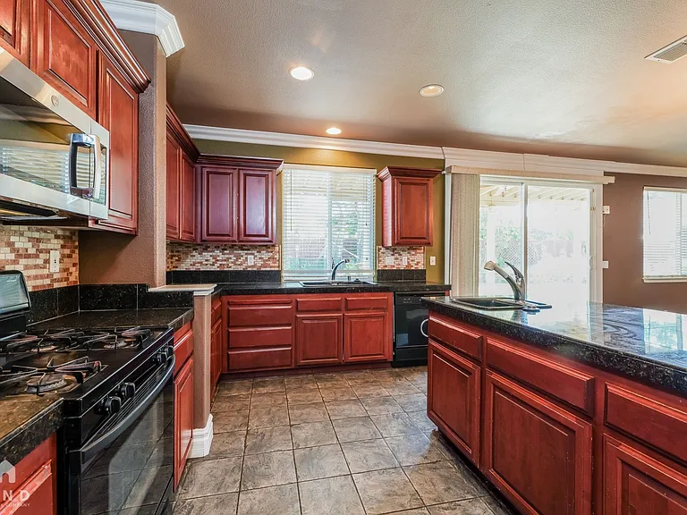 9351 Palmerson Dr — Photo 15