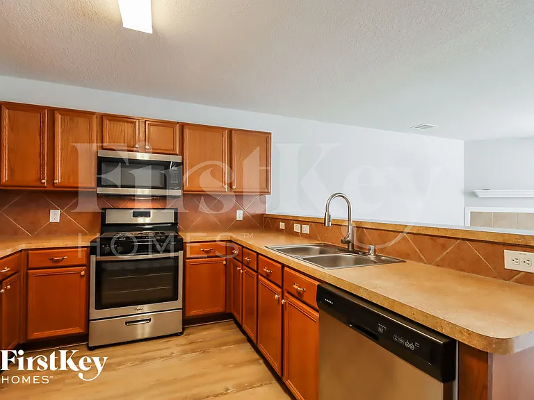 16941 Wren Hill St — Photo 7