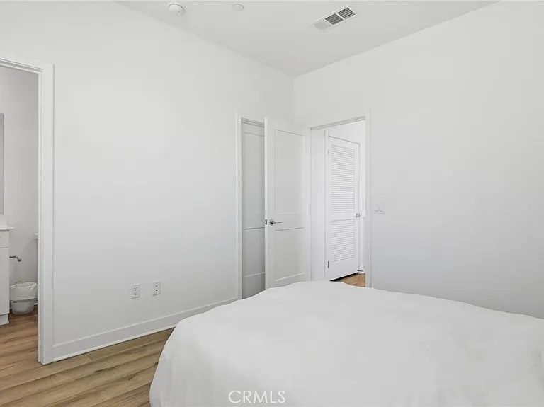 2560 Valentina Way — Photo 36