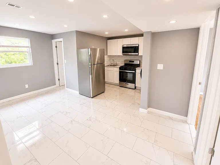 85 Hillside Ave #2B — Photo 1