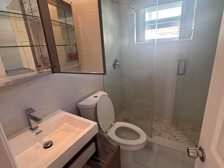 570 NE 64th St #4 — Photo 8