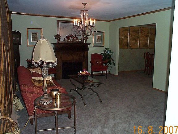 FORMAL LIVING ROOM