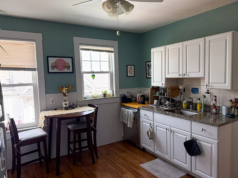 eat in kitchen with full walk-in pantry