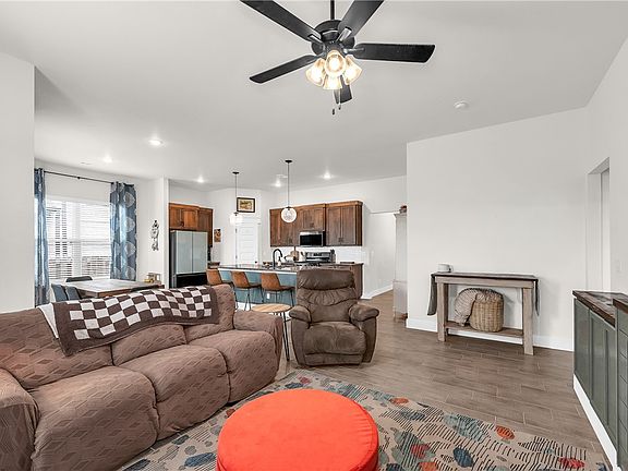 3rd image of 2041 Bluestem Dr