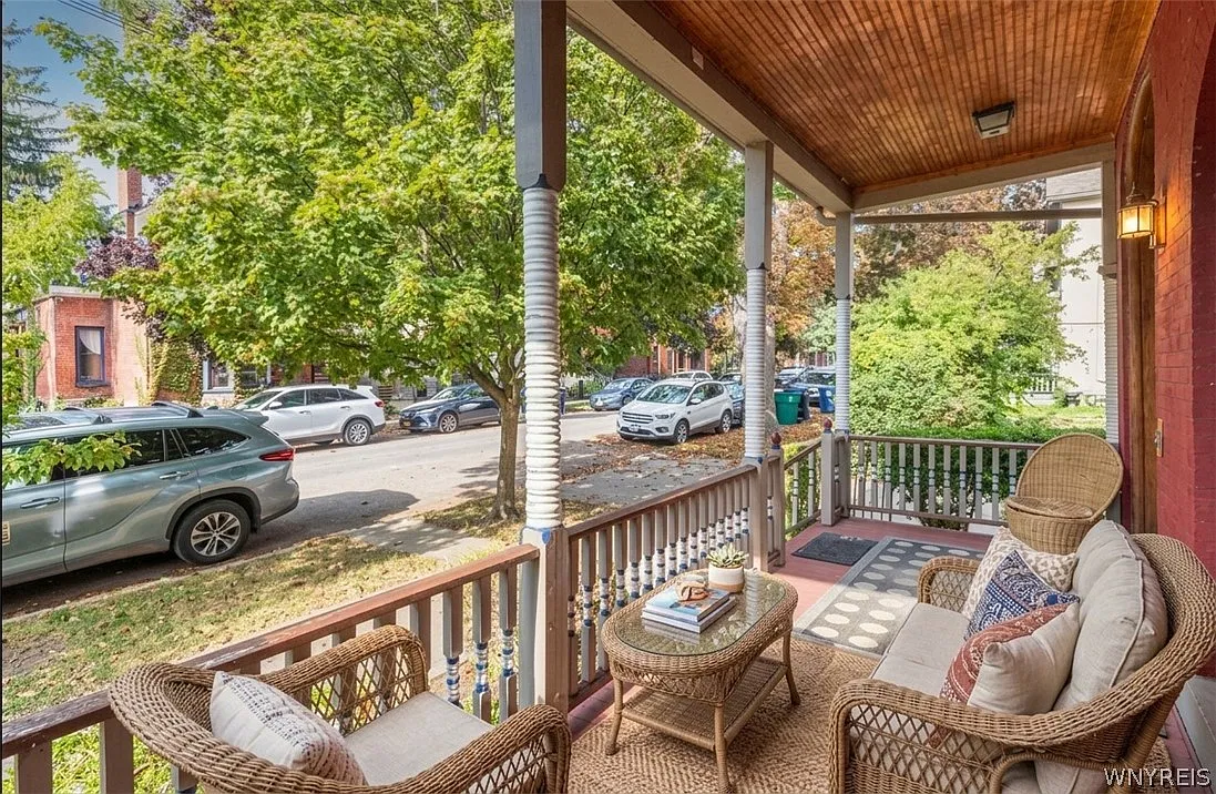 1 bed, 1.0 bath, 2224 sqft, $1,400 — Photo 4