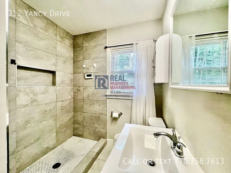 312 Yancy Dr SE — Photo 10