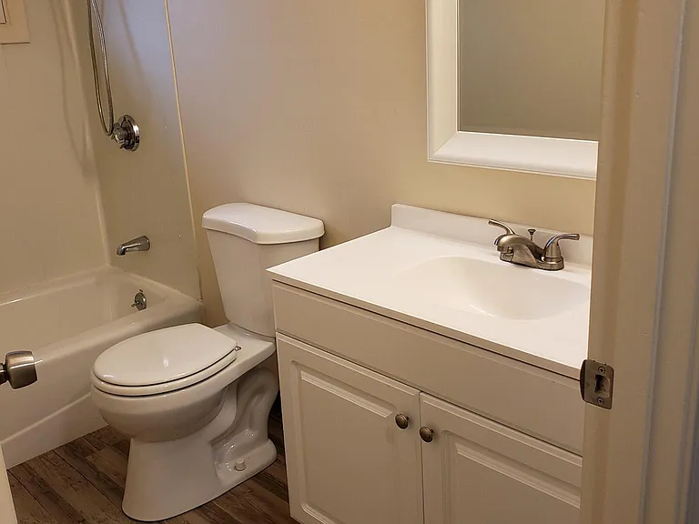 2 Greenleaf Dr #2C — Photo 4