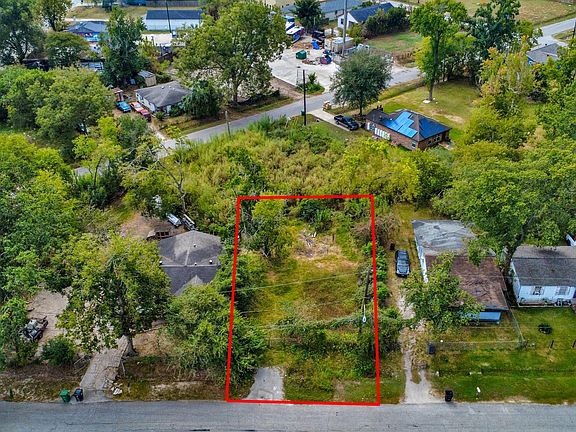 2nd image of 907 Ferguson Way