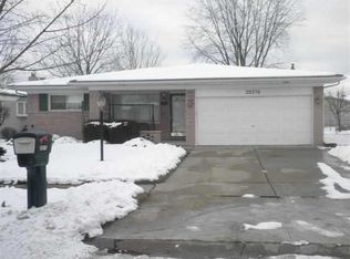 35376 Shell Dr, Sterling Heights, MI 48310
