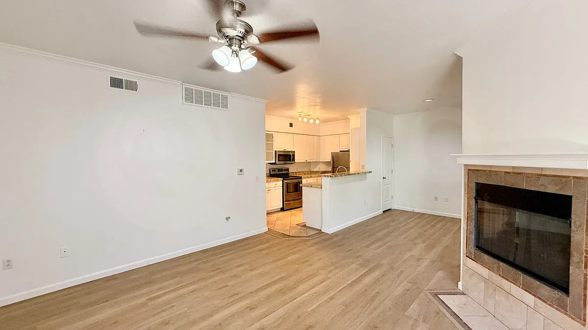 2 bed, 2.0 bath, 1135 sqft, $1,675 — Photo 3
