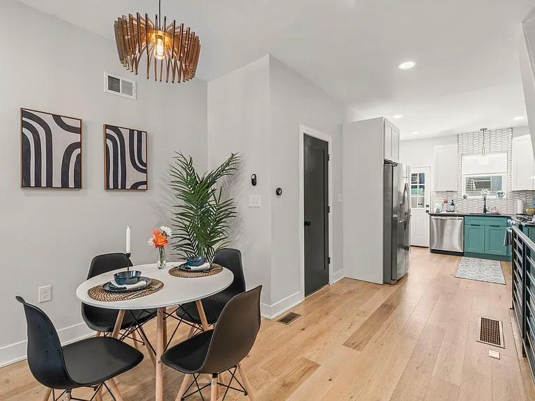 2131 S Chadwick St — Photo 4