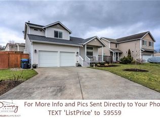 1074 NE Kelly Pl, Oak Harbor, WA 98277