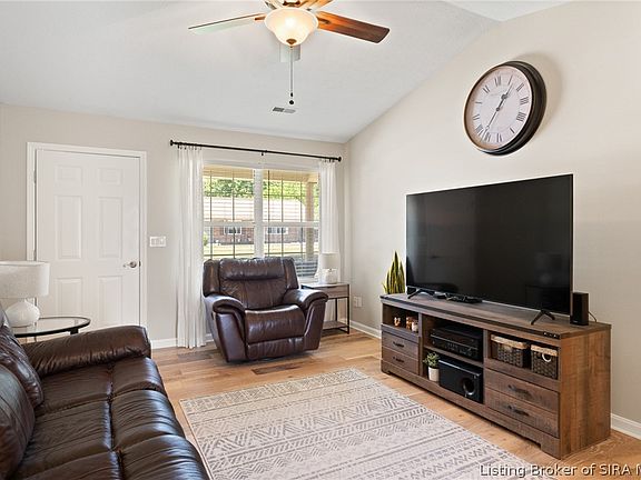 2nd image of 1112 Bluegrass Trail