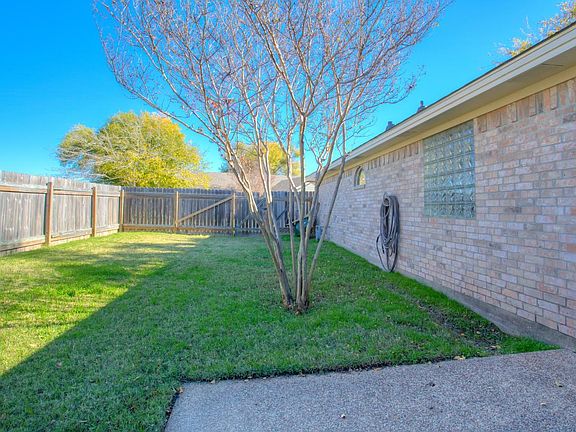 5th image of 2301 Carnation Ct