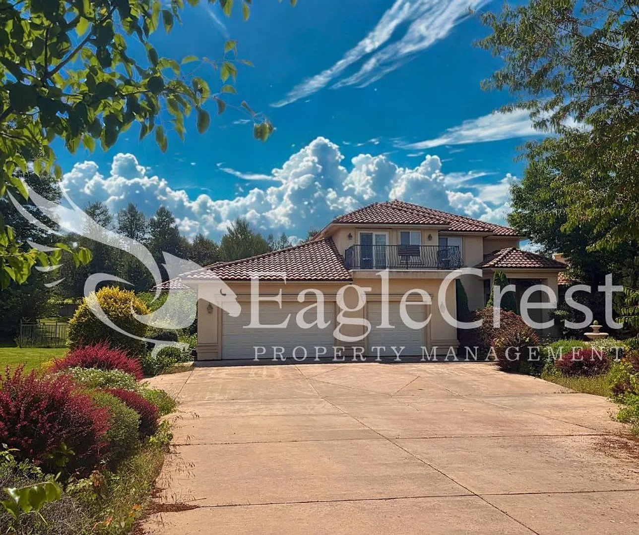 Luxury Bella Terra Estate with Mountain & Vineyard Views — Photo 1